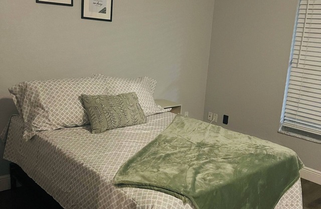Cozy Haven w/Premier Privacy 4bedrm