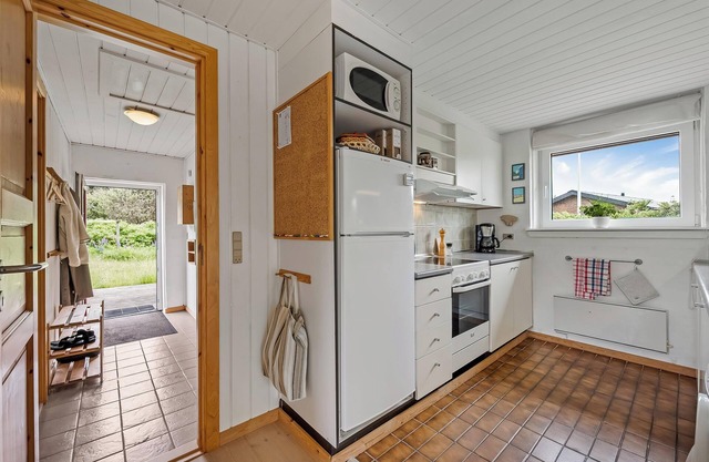 Cozy holiday home, located in the peaceful area of Klegod - 1038