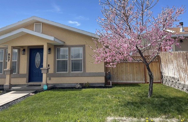 Cozy home 3 minutes to downtown winnemucca