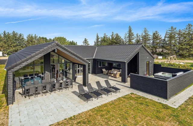 Cozy home in Otterup with sauna