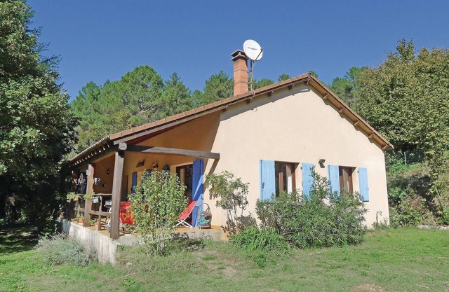 Cozy home in Sénéchas