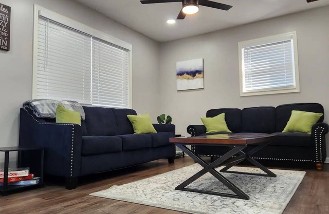 Cozy house will sleep many. Ten minutes from downtown.