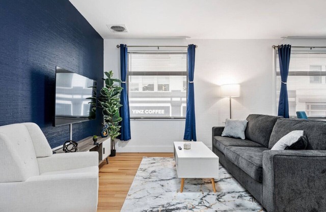 Cozy King Suite|Central, Workspace + Free Parking