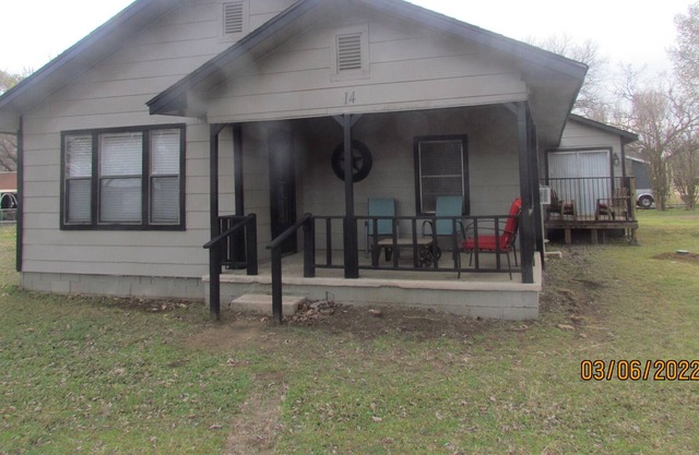 Cozy Lake Texoma Retreat!! Family Sized Home!