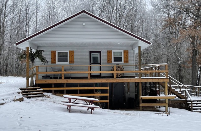 Cozy Lakefront Cabin-Crivitz
