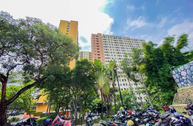 Cozy Living Studio At Kebagusan City Apartment