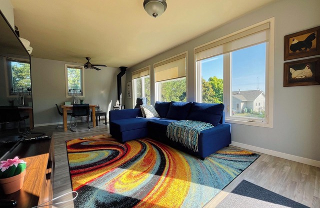 Cozy loft apartment at ocean and river with water access. Pet friendly!