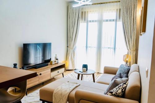 Cozy Luxe Haven Lakeside Condo in Entebbe