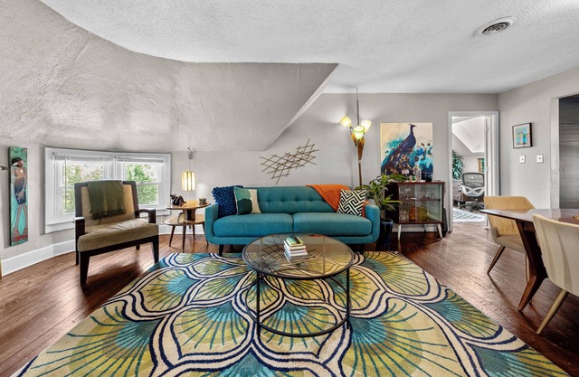 Cozy Midcentury 2bd in Midtown KC