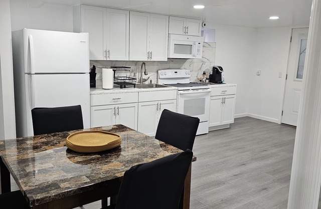 Cozy & Modern Lower-Level Apartment — 2BR, Full Kitchen & Bath