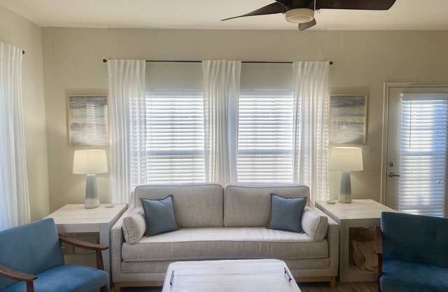 Cozy Monkey Island Townhome - Pool - Gym - Walk To Marina/Lakeside Restaurant