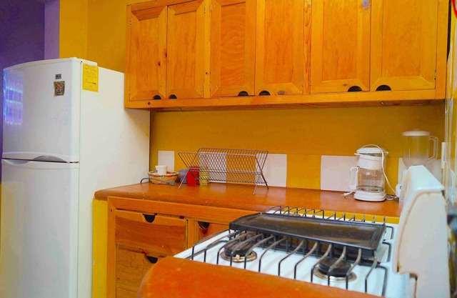 Cozy Bungalow Close to Downtown & Pedestrian st
