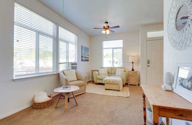Cozy Oak View Getaway ~ 5 Mi to Ojai Valley!