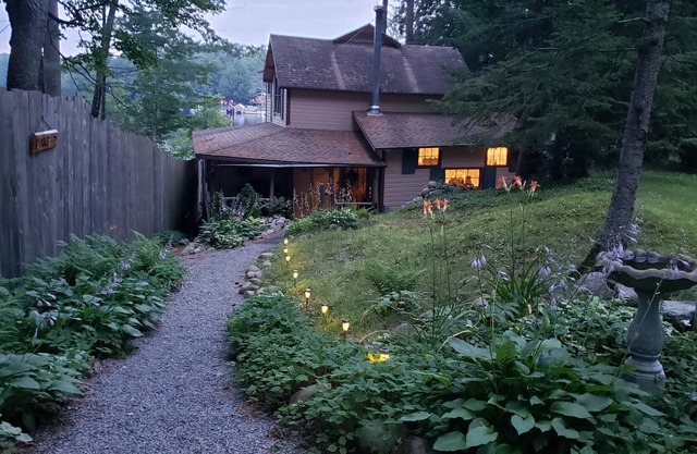 Cozy relaxing cabin on Otter Lake