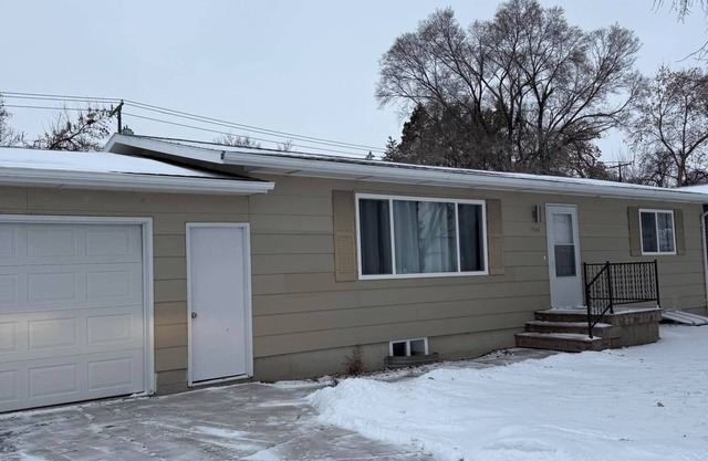 Cozy Retreat near main street. Charming 3-bedroom house in lovely Lisbon.