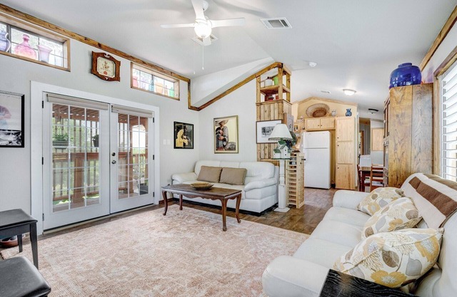 COZY, RIVER-FRONT CABIN, GATED, PRIVATE, ROMANTIC AND UNIQUE