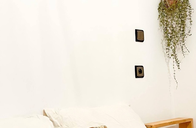 Cozy Room in DesArt Hostel, 5 Minutes to the Famous Surf spot Devils ROCK