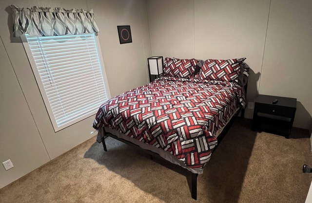 Cozy Room in mobile home in Lithia Springs with WiFi, AC