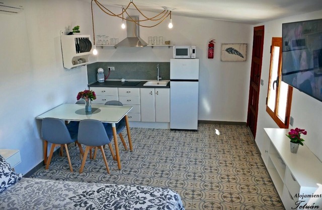 Cozy rural apartment for couples 1km from the nearest town