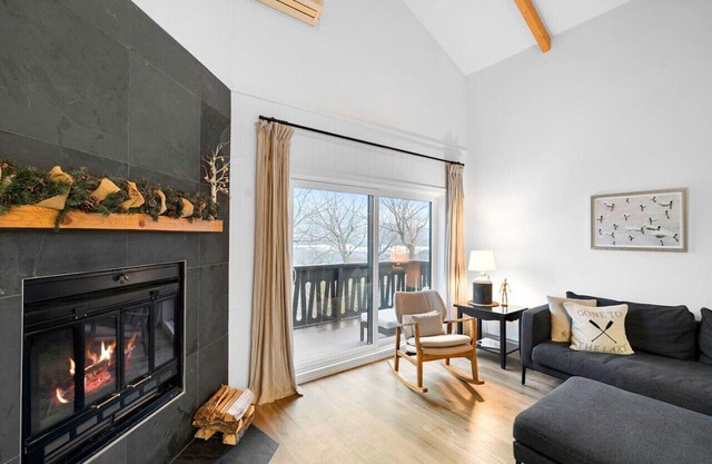 Cozy & Simple Condo with Views of Mont-Tremblant