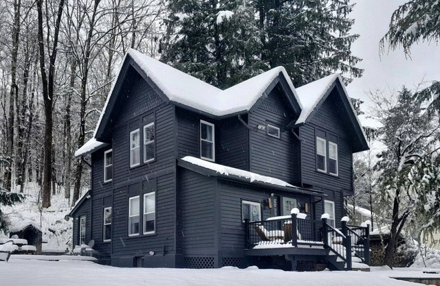 Cozy Ski House Retreat minutes to Belleayre Mountain Resort