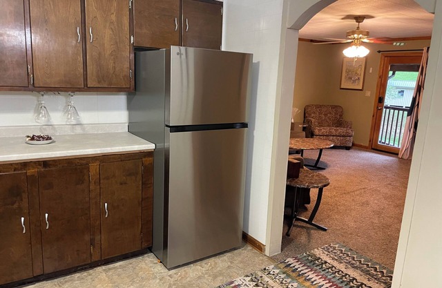 Cozy spacious 3-bedroom apartment in lovely Hazard with WiFI
