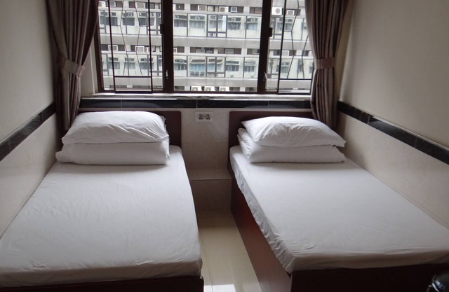 Cozy Standard Twin Bedroom