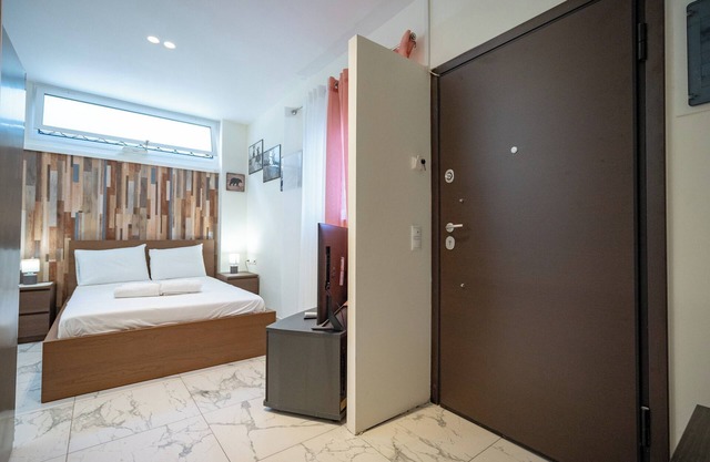 Cozy Studio at Vyronas for 2 pers by MPS