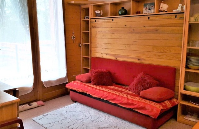 Cozy Studio for 4 with Terrace and Ski Storage - 100m from Pistes