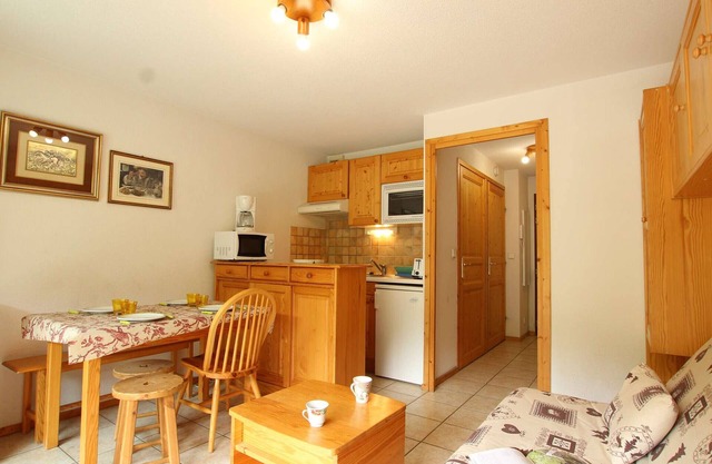Cozy Studio for 4 with South-Facing Terrace in Serre-Chevalier