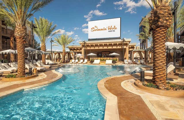 Cozy Vegas Lodge: Casino, Pools & Boutique Ambiance