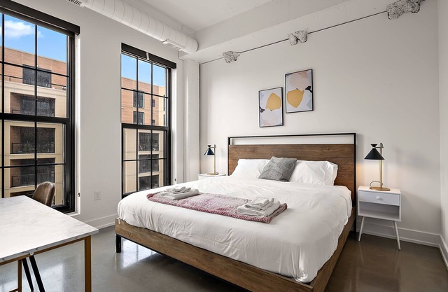 CozySuites NLG - Modern 2BR condo #15