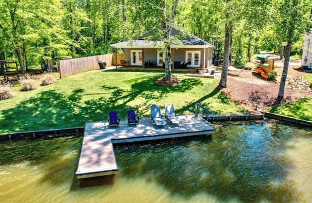 Creekside Cottage-kayaks/fire pit/pet friendly
