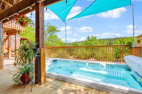 Creekside Vista Escape - Lodge