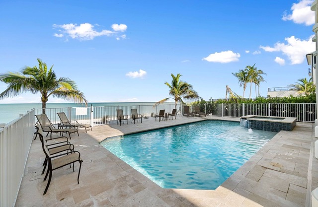 Crystal Seashore | Gorgeous 4-Bed & 5-Bath Beachfront Family Pool House