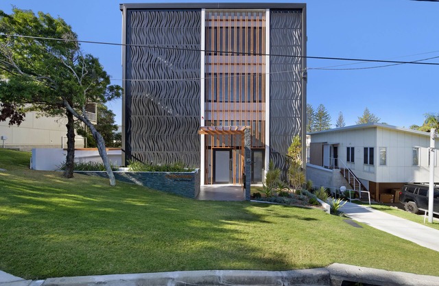 Currumbin Beach - Cosy open plan 4 bedroom penthouse overlooking Elephant Rock