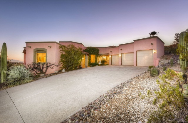 Custom foothills home with amazing 360 views, private hot tub & patio