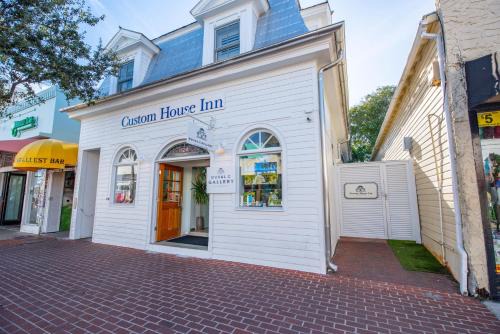 Custom House Inn All