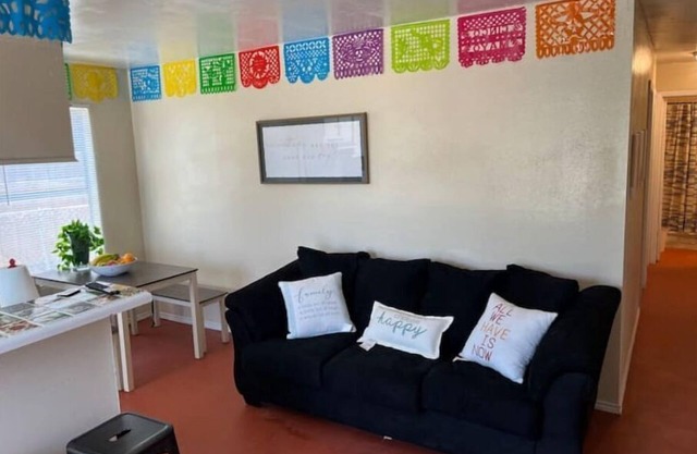 Cute and cozy home Duplex by South Side Lions Park