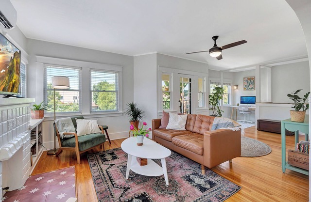 Cute & Cozy Beach Retreat with Ocean Air, Balcony and Dedicated WFH set up