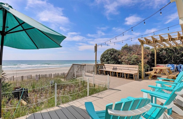 Cute Oceanfront Beach Cottage- 3 bedrooms Surf City