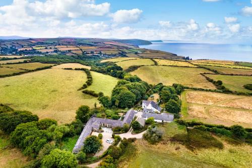 Cwm Connell Coastal Cottages