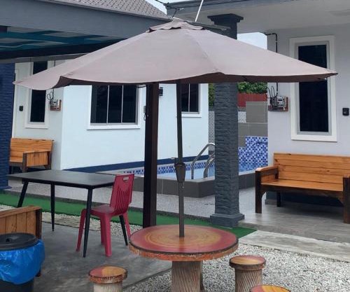 D' Lembah Pool Homestay Sekinchan