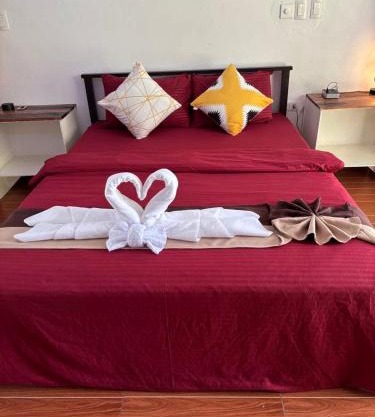 D, Mango Rooms