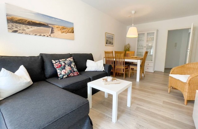 D1.1 - Comfortable, beautiful vacation apartment, close to the beach for up to 6 people - House