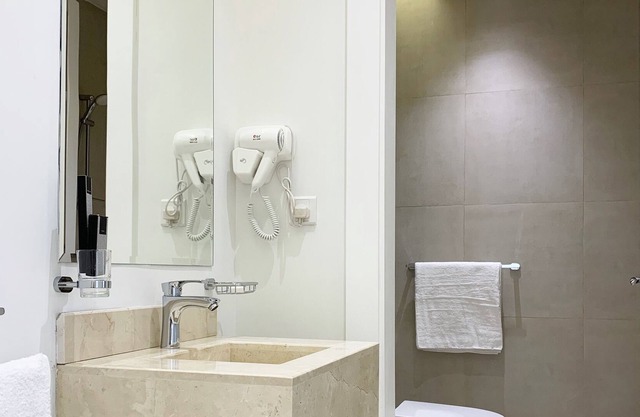 D6. Hittin VIP Silver