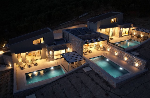 DAELIA VILLAS II of 3 Luxury Villas, private pool, in an enclosed olive grove