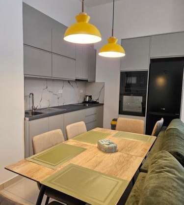 Darla's - 2 Bedroom Apartment in Durrës
