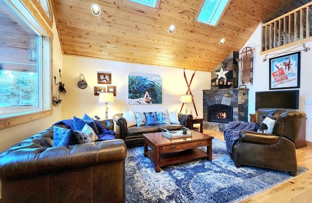 Das Bar Haus - Walk to Beach & Close to Ski Resort