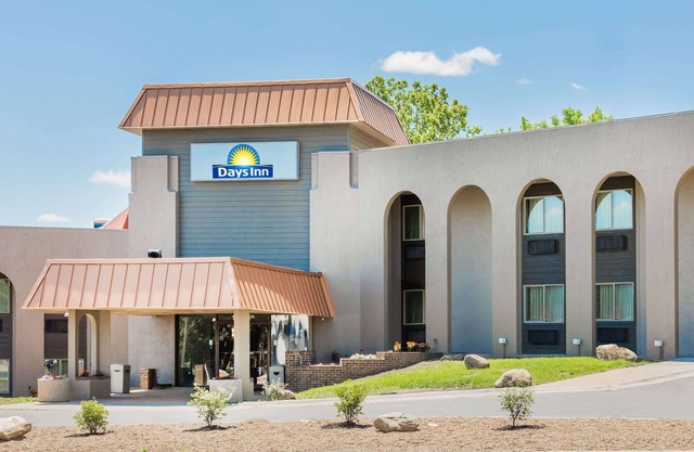 Days Inn by Wyndham West Des Moines